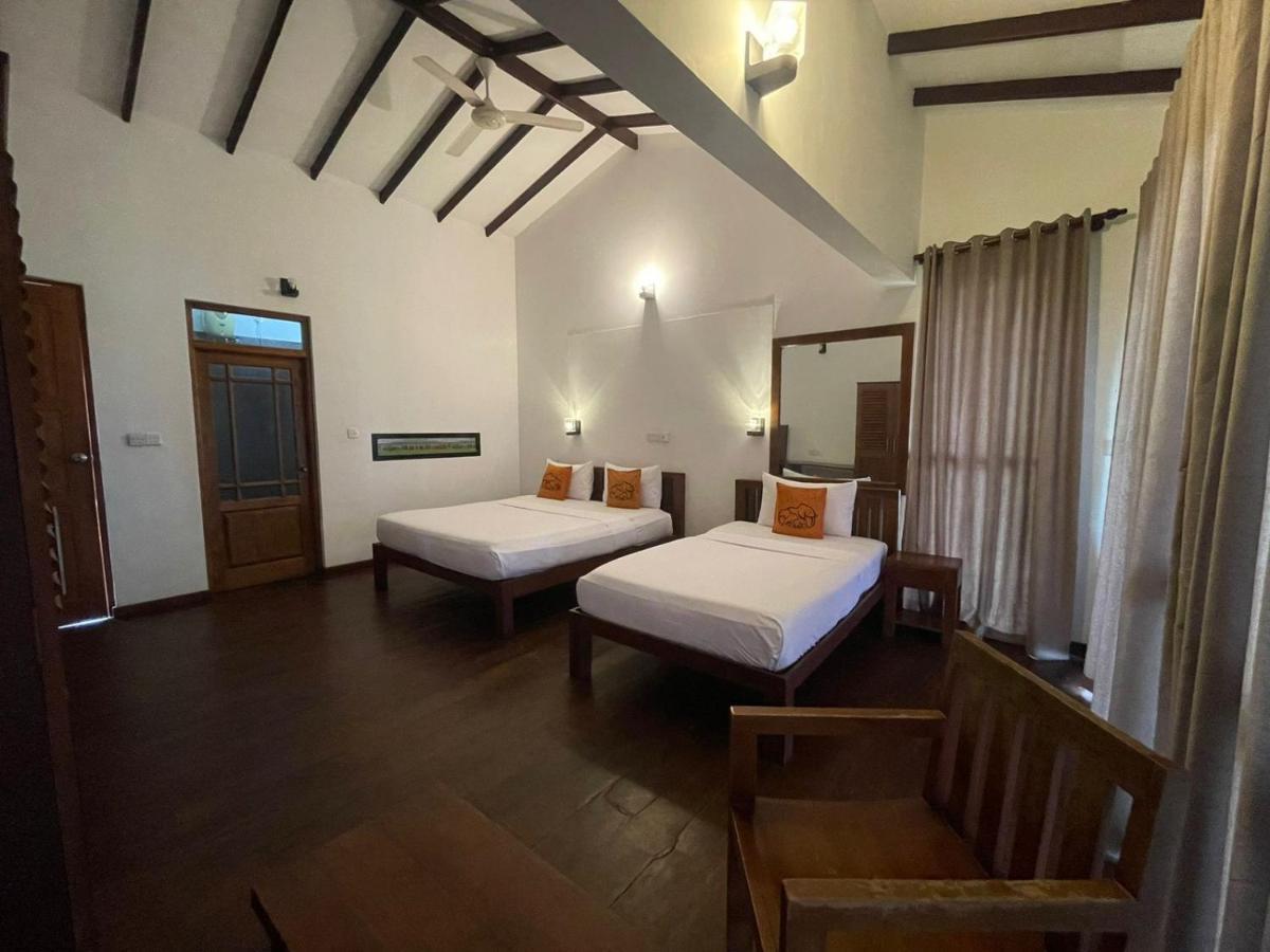 Hotel Lake Park بولاناروفاي المظهر الخارجي الصورة